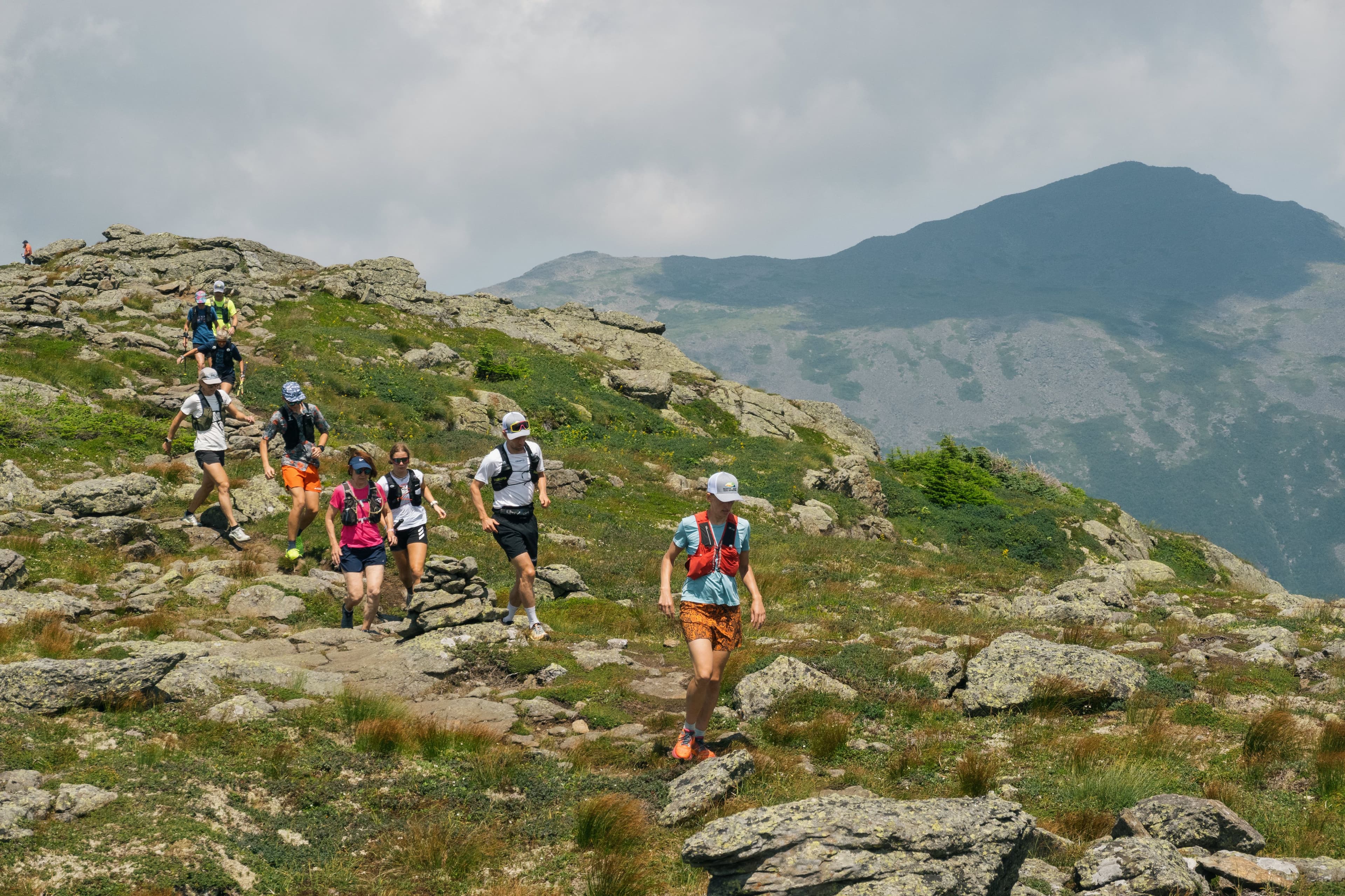 Runners in the white mountains